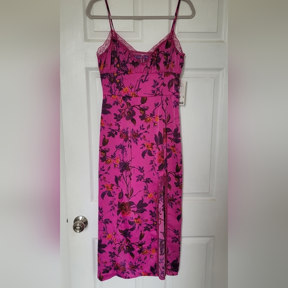 Urban outfitters hot pink floral midi dress, size medium - Picture 4 of 6